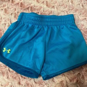 Little girls sz 2t Under Armour shorts
